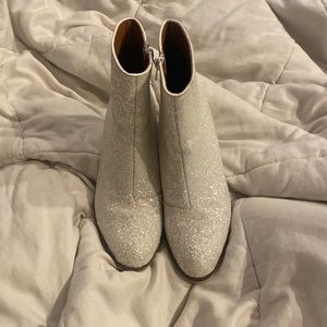 White sparkles boots (perfect show to ring in the new year)